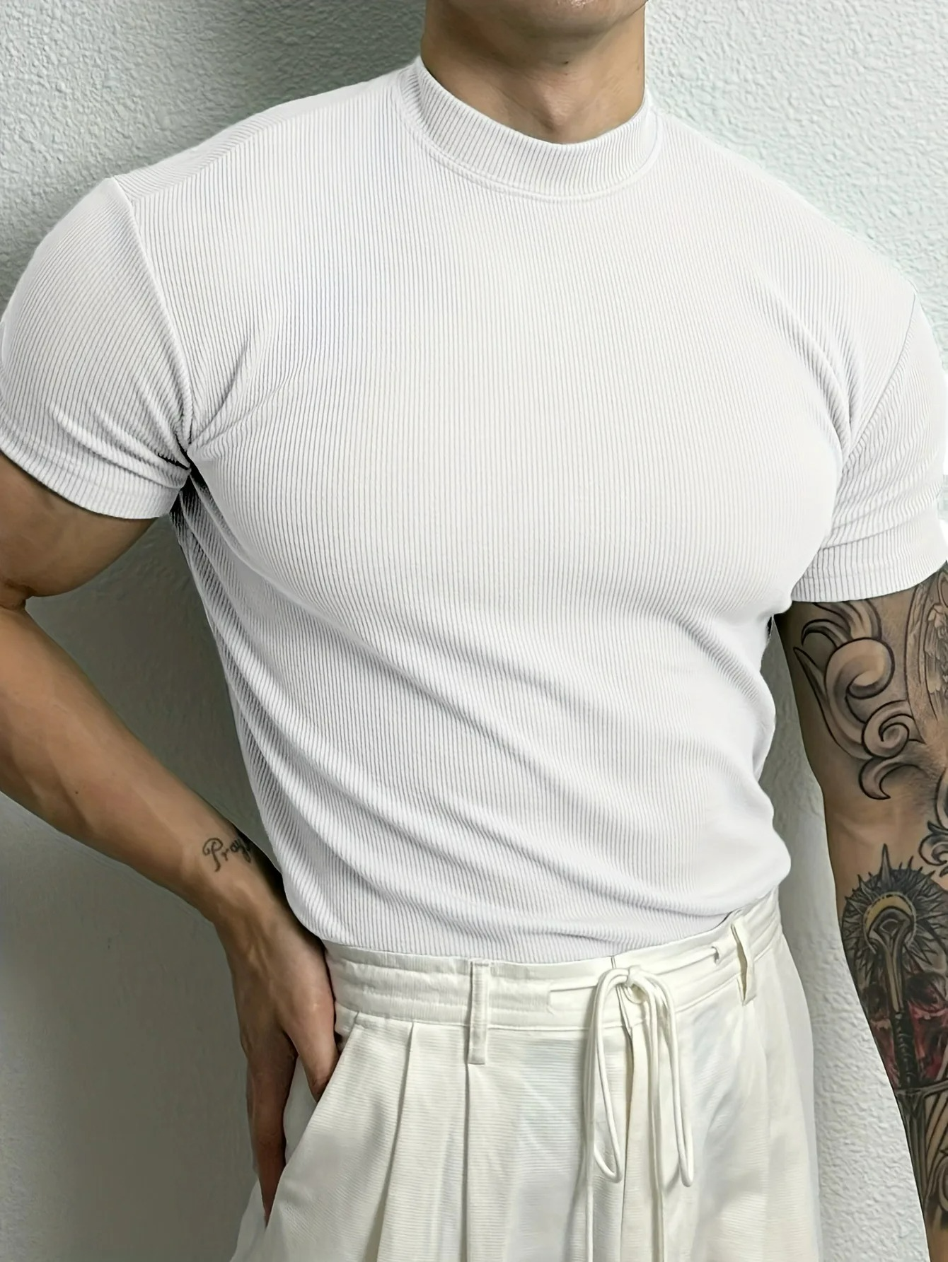 Camiseta Masculina Slim Fit Gola Alta Esportiva Bergamo